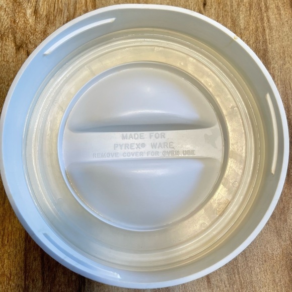 Vintage Pyrex Canister - Picture 4 of 6